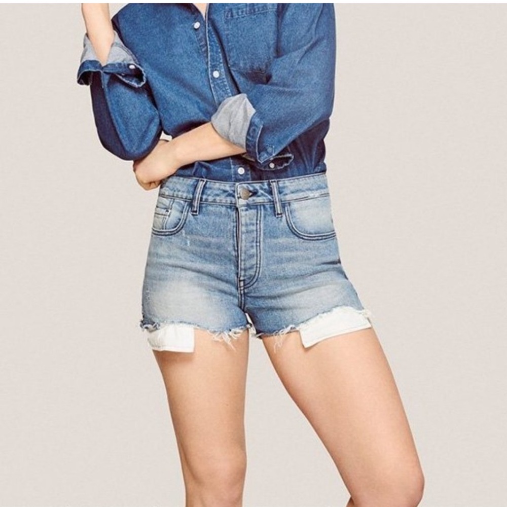 Warp + Wep IBIZA high rise short mid wash size 26